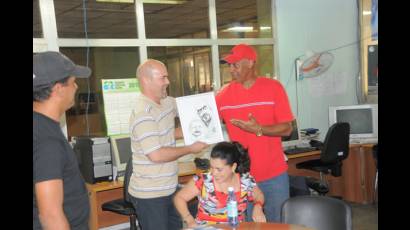 Los héroes también comen caramelos