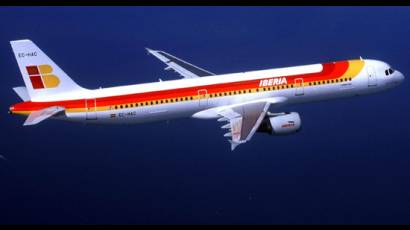 Iberia reabrirá línea de viajes Madrid-La Habana