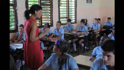 Por una escuela cada día más martiana