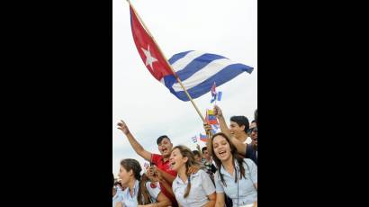 Jóvenes estudiantes cubanos