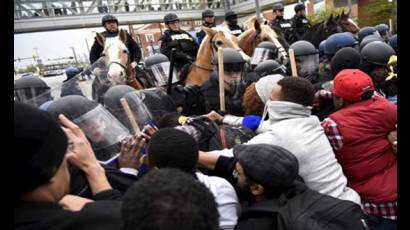 Refuerzan seguridad en Baltimore tras protestas violentas