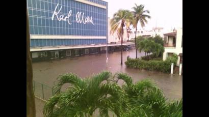 En fotos las fuertes lluvias que azotaron La Habana este miércoles