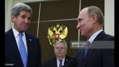 Putin recibe a Kerry, Rusia no recibe imposición