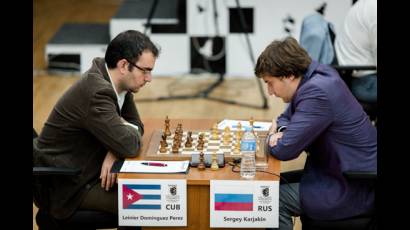 Leinier Domínguez divide con Karjakin Sergey