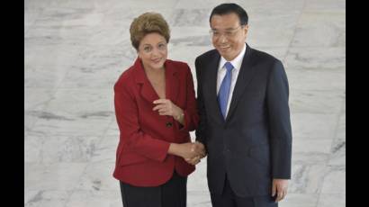 Firman China y Brasil acuerdos millonarios