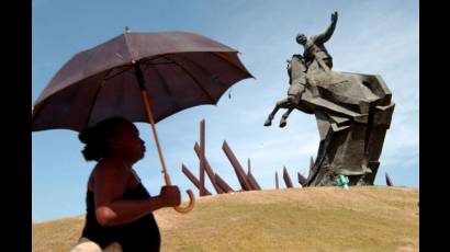 Homenaje indómito al Titán de Bronce