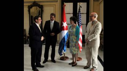Recibe Canciller cubano a senadores estadounidenses