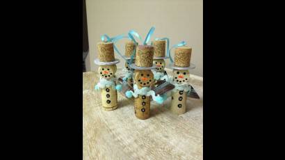 Muñecos de corchos