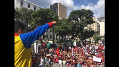 Encabeza Maduro una marcha sin fronteras