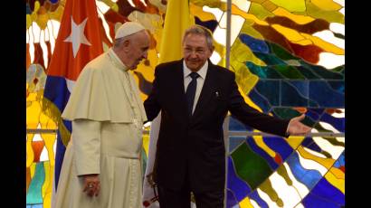Una hora duró el encuentro entre el Sumo Pontífice y el Presidente cubano