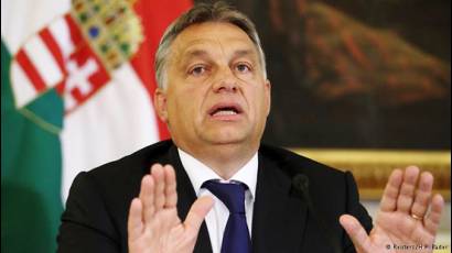 Orbán: no habrá «corredor humanitario» para refugiados y cierra fronteras