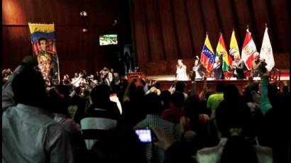 Concluye foro ELAP con participación de Julian Assange en Ecuador