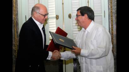 Firman en La Habana acuerdo con el canciller argentino