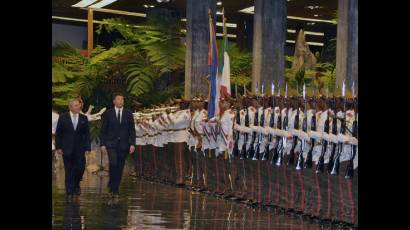 Raúl Castro Ruz recibió al presidente del consejo de ministros de la República Italiana