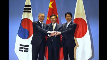 Surcorea, China y Japón buscan tratado comercial