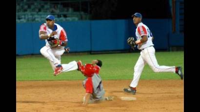 Cuba vence a Puerto Rico