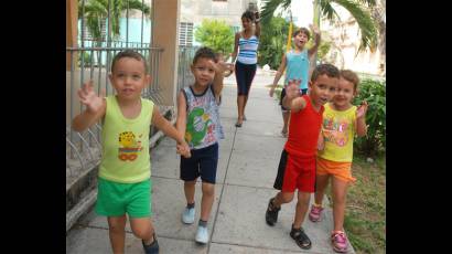Niñas y niños cubanos