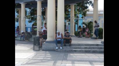 La céntrica Plaza de Marte es de los entornos más visitados en Santiago de Cuba. 