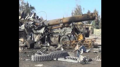 Equipos militares destruidos por los misiles de la coalición.