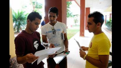 Estudiantes universitarios cubanos