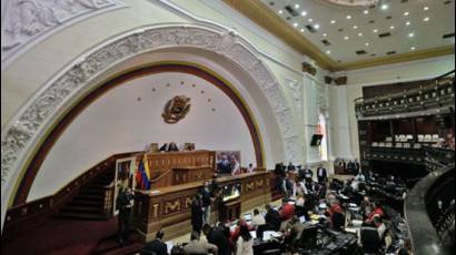 Diputados opositores obedecen fallo de Tribunal Supremo venezolano 