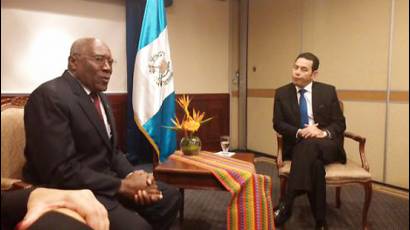 Presidente Jimmy Morales reconoce aporte solidario de Cuba a Guatemala