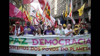Desfile por la Paz en Porto Alegre