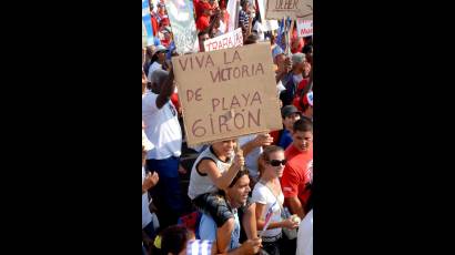 El pueblo de Cuba, con la victoria de Playa Girón
