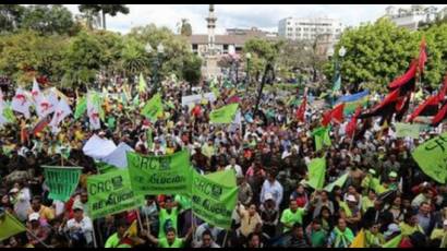 La concentración del pueblo ecuatoriano en apoyo a la  revolucion ciudadana 