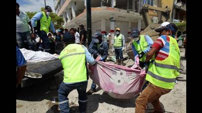 El país andino recibe la solidaridad del mundo