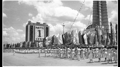 ¡Jóvenes, hijos del pueblo!