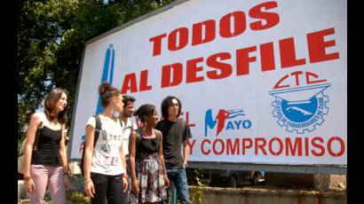 Jóvenes cubanos en Primero de Mayo