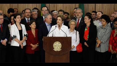 Dilma recalcó que se trata de un proceso de impeachment «fraudulento, un verdadero golpe»