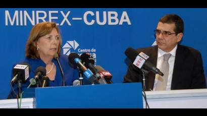 Josefina Vidal y José Ramón Cabañas