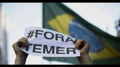 «Fuera Temer».