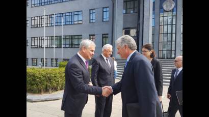 Díaz Canel fue recibido por el presidente del Parlamento de Belarus.