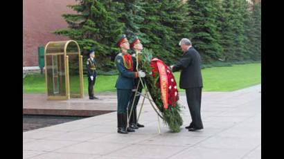 Diaz-Canel homenaje al soldado desconocido-Rusia