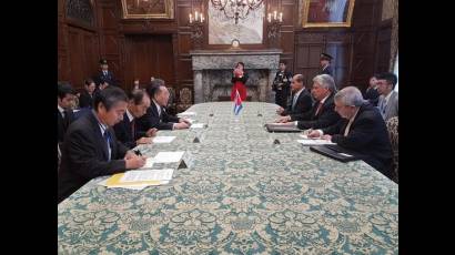 El Presidente de la Cámara Alta de Japón recibió al Primer Vicepresidente cubano
