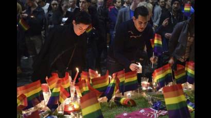 Homenaje a las víctimas de la masacre de Orlando.