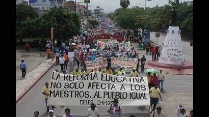 Maestros en Morelia apoyan a los oaxaqueños