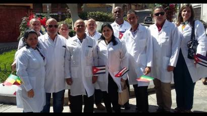 Médicos cubanos en Bolivia