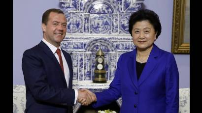 El primer ministro ruso Dmitry Medvedev y la viceprimera ministra del Consejo de Estado chino Liu Yandong valora las relaciones bilaterales