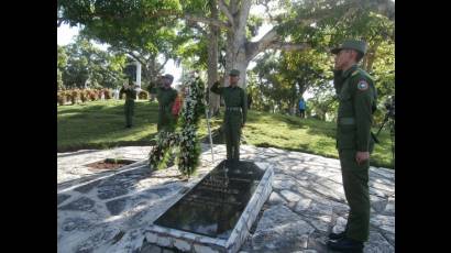 A nombre del pueblo de Cuba fue depositada una ofrenda floral ante la tarja que perpetúa el sitio donde fue herido José Marcelino Maceo Grajales