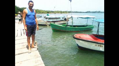 Embarcaciones en la Base de Pesca de Aserradero