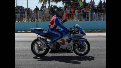 Moto-velocidad en Cienfuegos