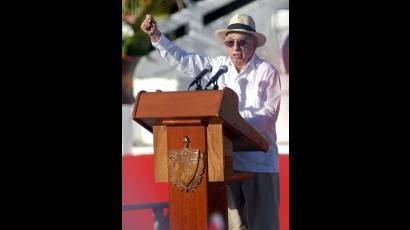 José Ramón Machado Ventura, Segundo secretario del Partido Comunista de Cuba y Vicepresidente de los Consejos de Estado y de Ministros, ratifica que el pueblo cubano será fiel a las ideas de Fidel
