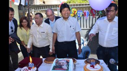 Evo Morales felicita a Fidel Castro