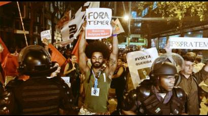 Protestas contra el golpe a Dilma