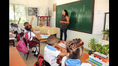 Alumnos de la escuela primaria Camilo Torres