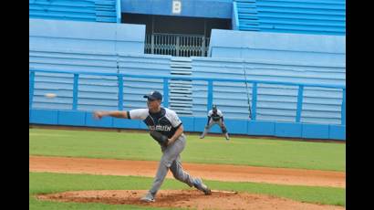  Carlos A. Santiesteban